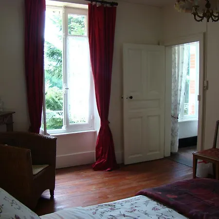 Chateau La Perche Hotel