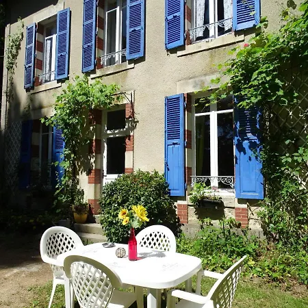 Chateau La Perche Hotel *
